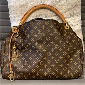 Louis Vuitton Artsy MM